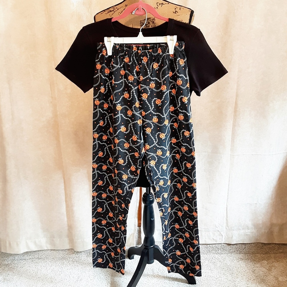 Halloween Pumpkin Queen Pajama Pants with Black Tee, Jack O'Lantern in C…